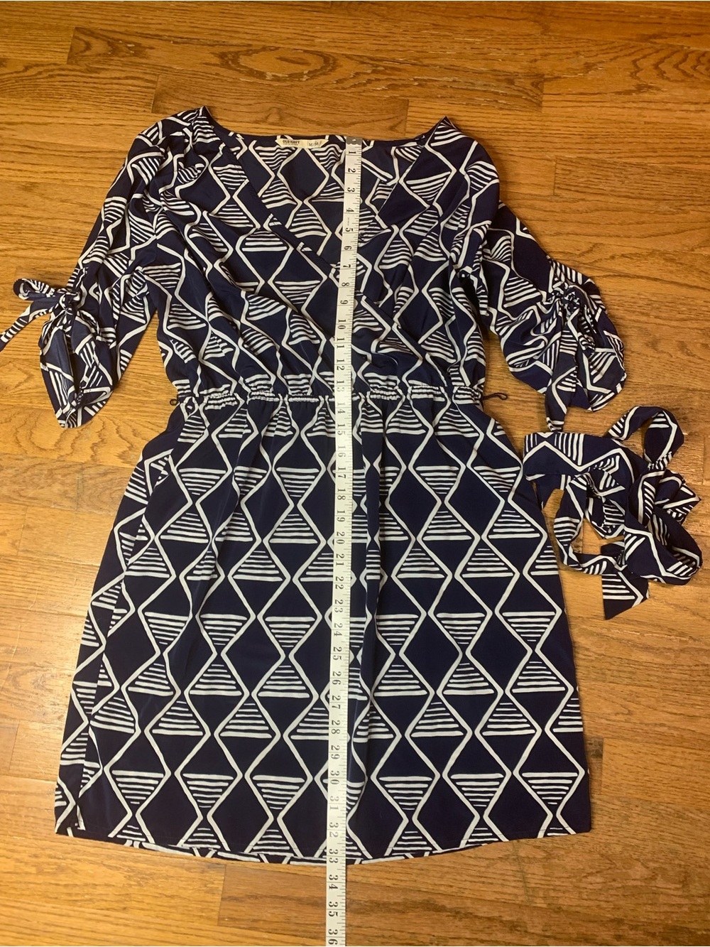 OLD NAVY Navy Blue Geometric Faux Wrap Dress w/ Tie Sleeves & Belt - Medium - Picture 5 of 7
